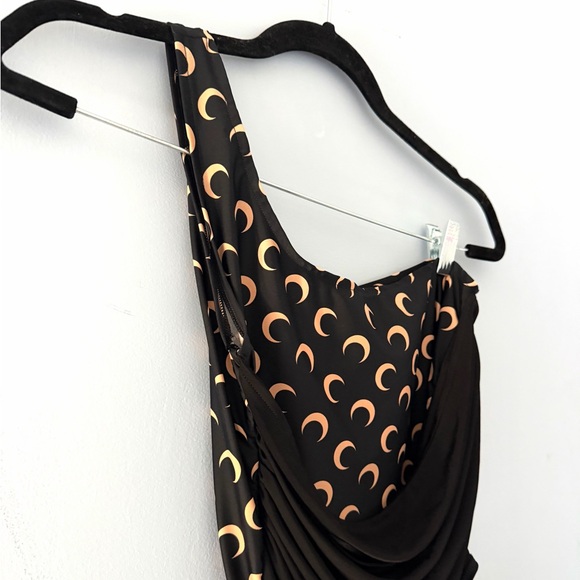 Authentic, Marine Serre
Single Shoulder Strap Draped Top. Size Medium - Picture 5 of 10